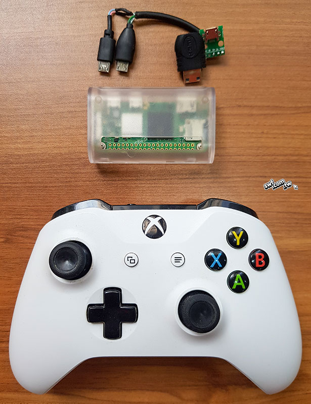 樹莓派Zero 2 W和Xbox One S遊戲控制器