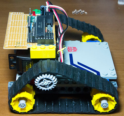 使用樂高積木履帶工程車組裝Arduino的移動平台