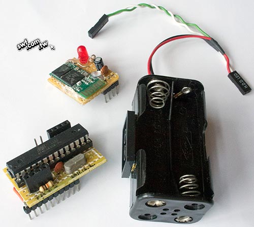 藍牙序列通訊模組、自製的Arduino控制板和電池盒