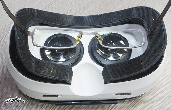 無法容納眼鏡的VR頭戴裝置