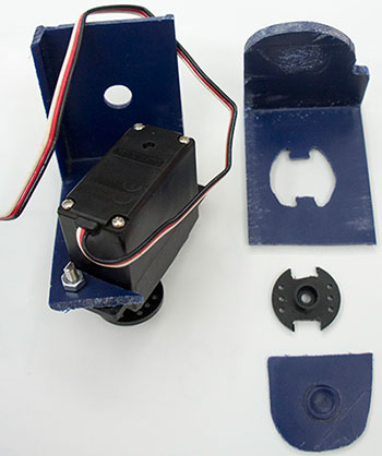 改造軟碟片保護盒，自製機械手臂。