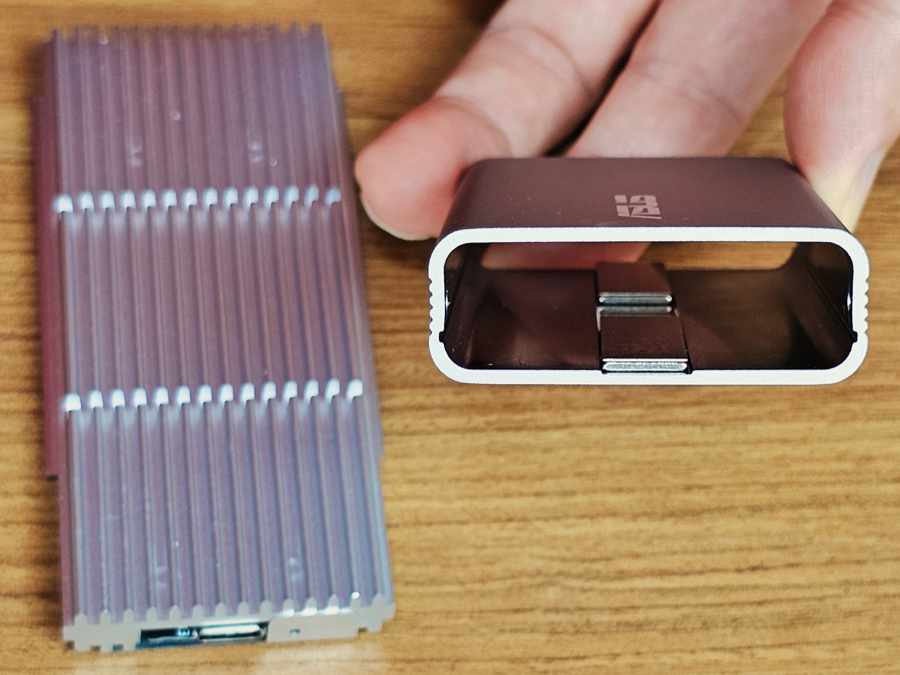 AI加速器的外殼