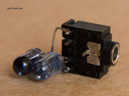 焊接在立體聲插座的紅外線發射LED