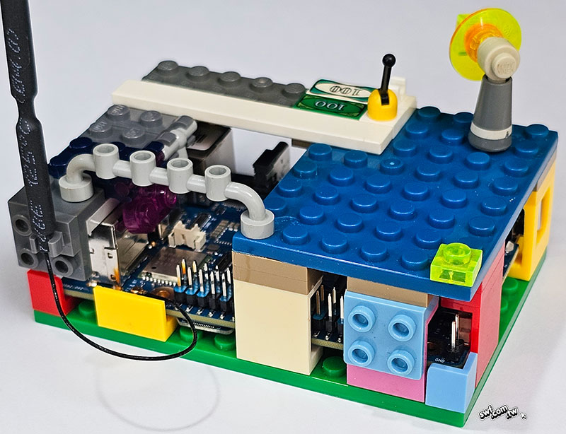 用樂高相容積木組裝OrangePi 5 Max的外殼 