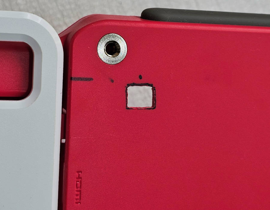 樹莓派顯示器背部開孔