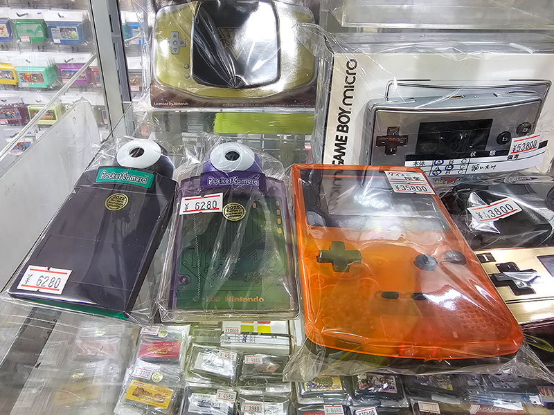 Game Boy Pocket和PoketCamera攝影機